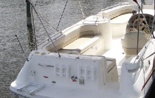 Rent a Sea Ray Deck Boat in Cape Coral ore Miami or Key West or Fort Myers