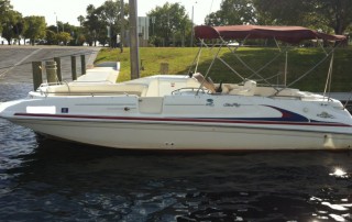 Rent a Sea Ray Deck Boat in Cape Coral ore Miami or Key West or Fort Myers