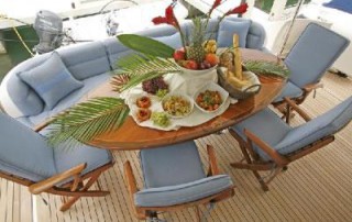 Rent a centerline Walk big Yacht the Bahama Breeze in Cape Coral