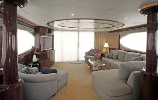 Rent a centerline Walk big Yacht the Bahama Breeze in Cape Coral