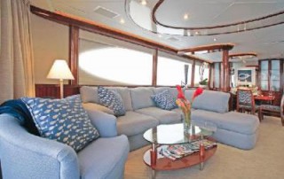 Rent a centerline Walk big Yacht the Bahama Breeze in Cape Coral