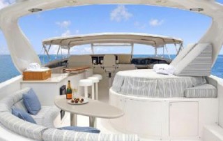 Rent a centerline Walk big Yacht the Bahama Breeze in Cape Coral