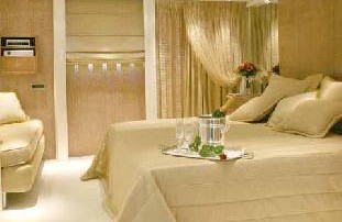 Rent a luxury yacht the Starline in Cape Coral