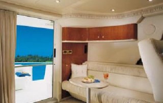 Rent a Motorjacht or Powerboat the Sea Ray in Cape Coral ore Miami