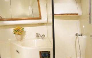 Rent a Motorjacht or Powerboat the Sea Ray in Cape Coral ore Miami