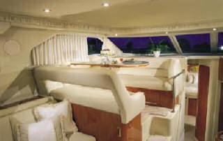 Rent a Motorjacht or Powerboat the Sea Ray in Cape Coral ore Miami